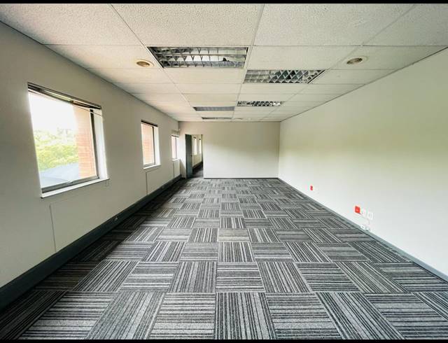 3,150M² OFFICE TO LET IN VORNA VALLEY